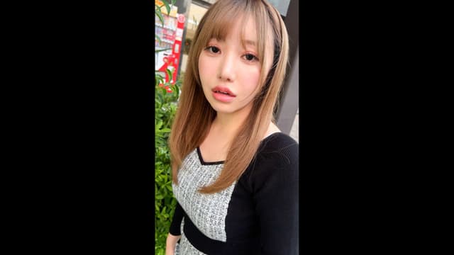 DEBZ-009 街中で振り返って口半開きで少し怯えた表情浮かべてる