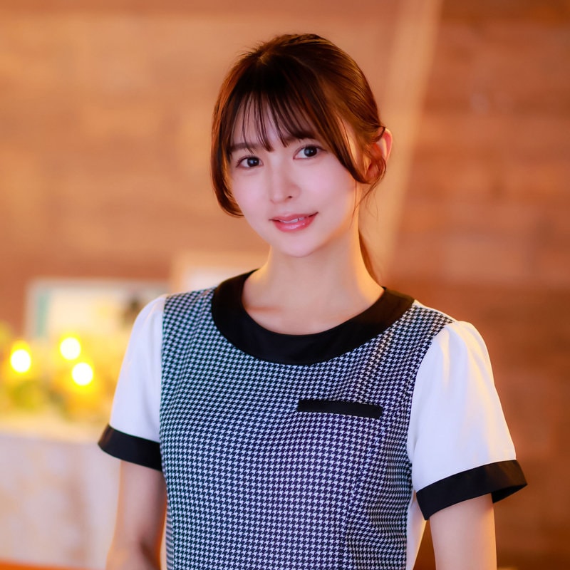 DEBZ-036 笑顔で迎える制服姿のスレンダー美女