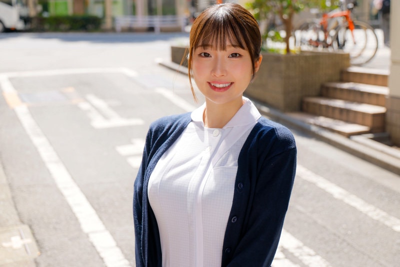 DEBZ-037 白衣姿で笑顔のまいなちゃん