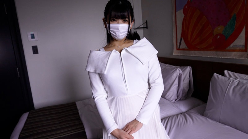 FCT-172 白い服を着たマスク姿の美少女が部屋で待機