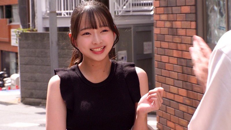 ORECZ-450 笑顔でナンパされる女子大生