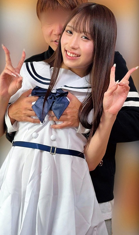 OREMO-555 制服姿で胸を鷲掴みされピース