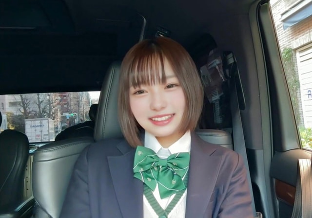 ORESL-001 車内で笑顔で話しかけてくる制服美女