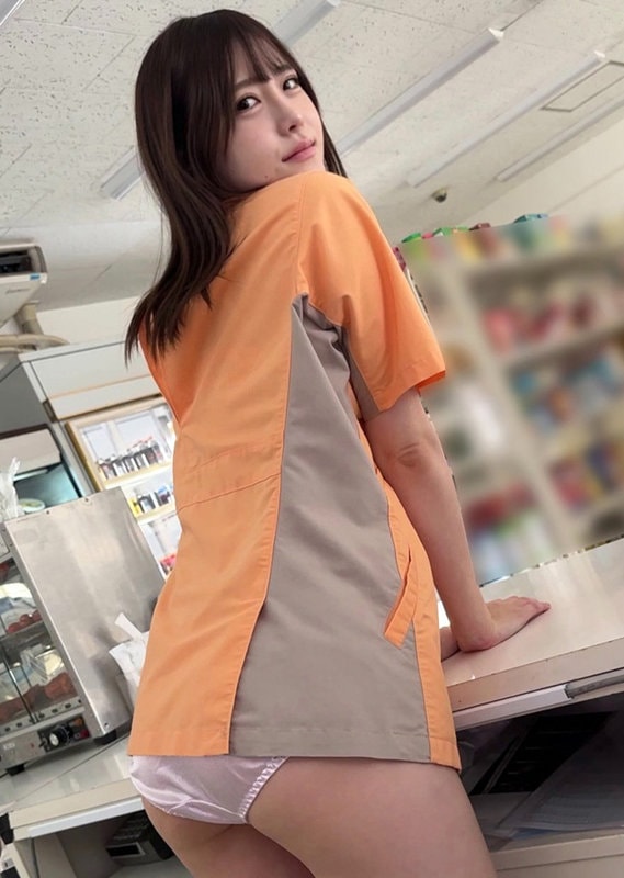 SBKD-078 ズボンを履いていない状態で尻突き出す