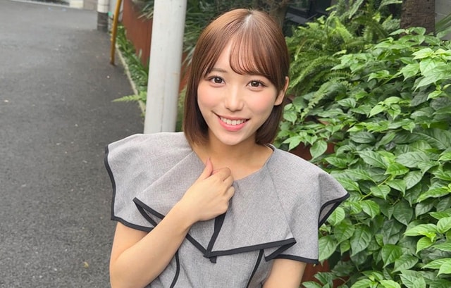 SMJP-071 胸元触りながら小悪魔スマイル