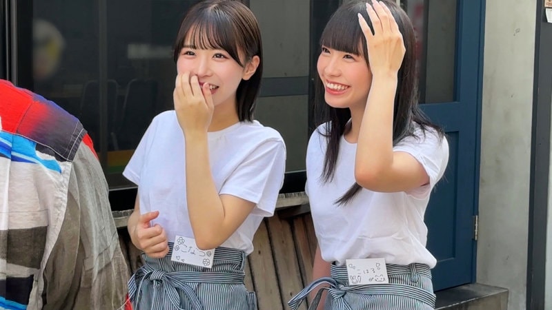 SMJS-065 笑顔でインタビューを受ける2人の仲良し同級生