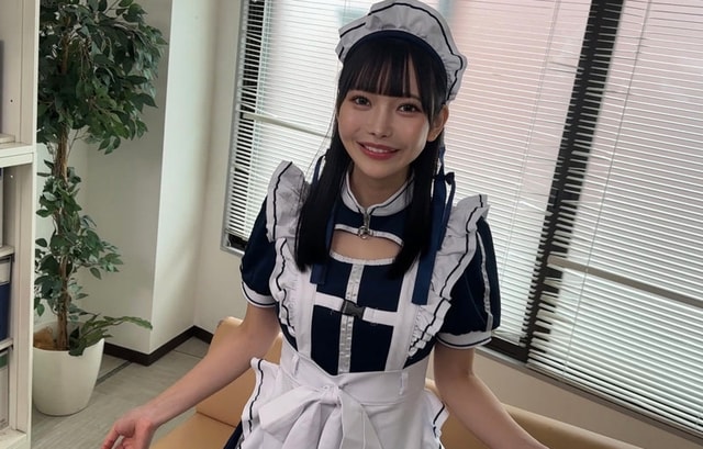 SMJS-264 笑顔でインタビューに答えるメイドさん
