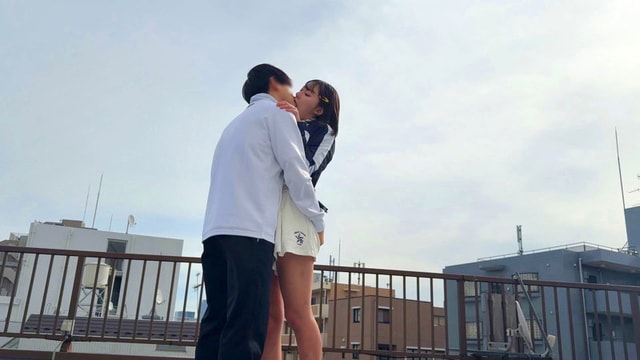 SMUB-107 屋上でキスしながら密着